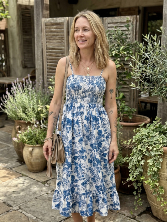 Abito Estivo con Ortensie Blu Selvatiche